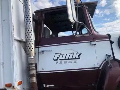 Ford LNT8000 Right Side View Mirror