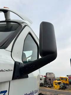 Freightliner Cascadia 116 Left Side View Mirror for a 2020 Freightliner Cascadia 116 Day Cab