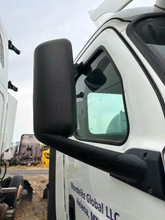 Freightliner Cascadia 116 Right Side View Mirror for a 2020 Freightliner Cascadia 116 Day Cab