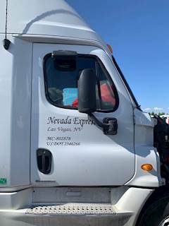 Freightliner Cascadia 125 Right Side View Mirror