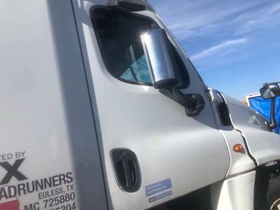 Freightliner Cascadia 125 Right Side View Mirror