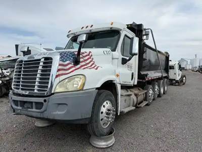 Freightliner Cascadia 125 Left Side View Mirror