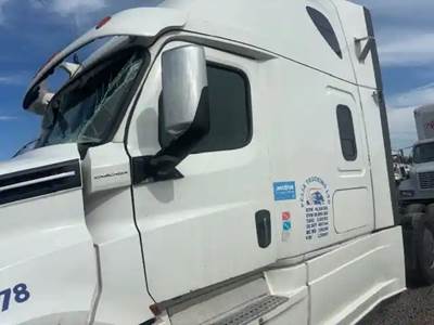 Freightliner Cascadia 126 Left Side View Mirror