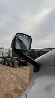 Freightliner Cascadia 126 Side View Mirror