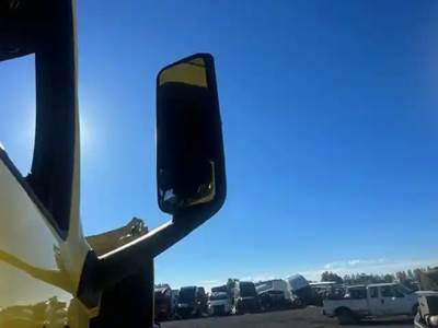 Freightliner Cascadia 126 Right Side View Mirror
