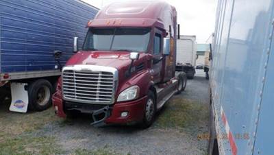 Freightliner Cascadia 132 Left Side View Mirror