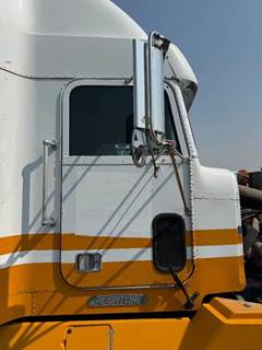 Freightliner FLD120 Side View Mirror