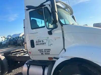 International 8600 Right Side View Mirror