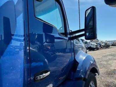 Kenworth T680 Right Side View Mirror
