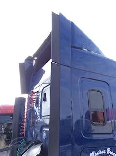 Freightliner Cascadia Sleeper Fairing for a 2019 Freightliner Cascadia 123
