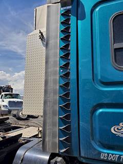 Freightliner Cascadia 125 Sleeper Fairing