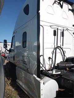 Freightliner Cascadia 125 Left Sleeper Fairing