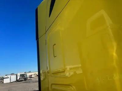 Freightliner Cascadia 126 Right Sleeper Fairing
