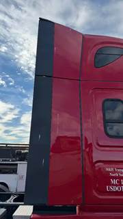 Freightliner Cascadia 126 Right Sleeper Fairing
