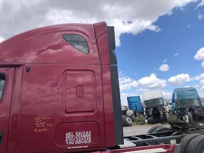 Freightliner Cascadia 132 Sleeper Fairing