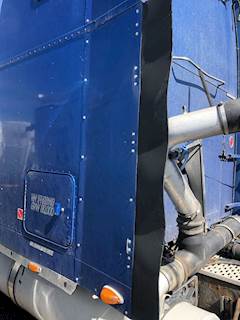 Freightliner FLD132 Classic XL Sleeper Fairing for a 2001 Freightliner FLD132 XL CLASSIC