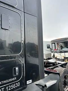 Kenworth T680 Left Sleeper Fairing