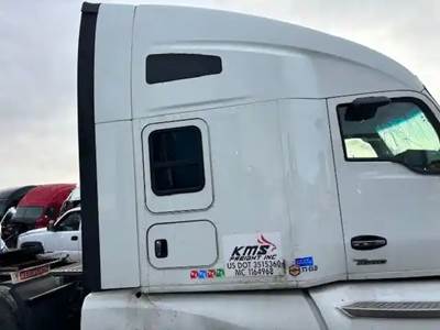 Kenworth T680 Right Sleeper Fairing