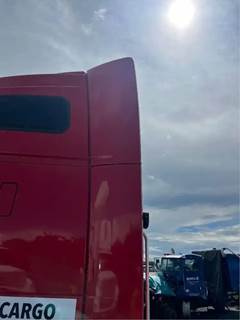 Volvo VNL Left Sleeper Fairing