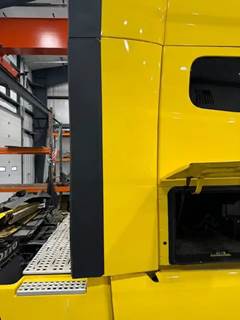 Volvo VNL Right Sleeper Fairing