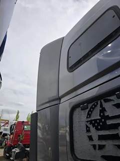 Volvo VNL Sleeper Fairing