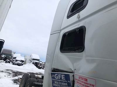 Volvo VNL780 Sleeper Fairing for a 2016 Volvo VNL 780