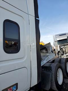 Freightliner Cascadia 125 Sleeper Part