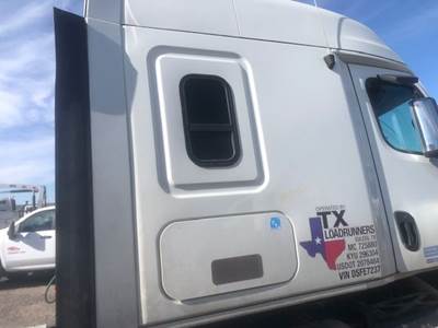 Freightliner Cascadia 125 Sleeper Part