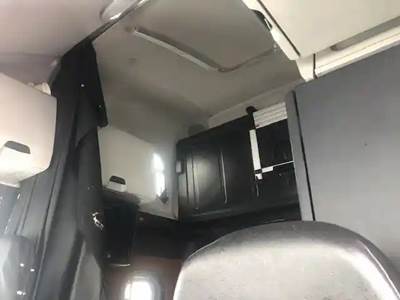 Freightliner Cascadia 126 Sleeper Part