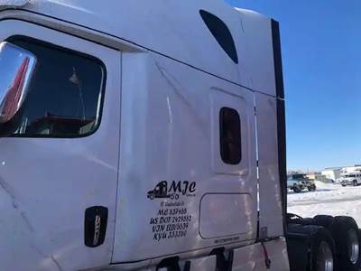 Freightliner Cascadia 126 Sleeper Part