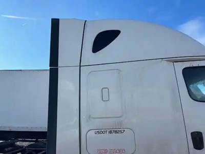 Freightliner Cascadia 126 Sleeper Part