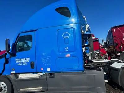 Freightliner Cascadia 126 Sleeper Part