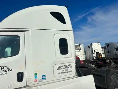 Freightliner Cascadia 126 Sleeper Part