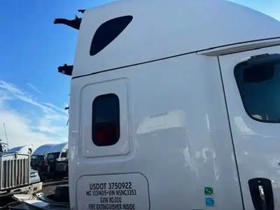 Freightliner Cascadia 126 Sleeper Part