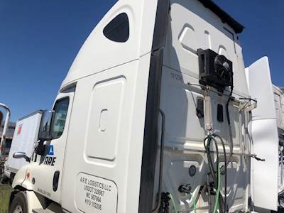 Freightliner Cascadia 132 Sleeper Part