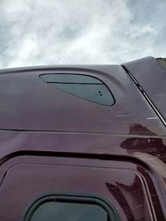Freightliner Cascadia Sleeper Part for a 2018 Freightliner Cascadia 123
