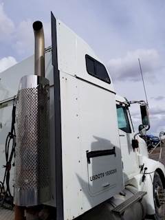 International 9200i Sleeper Part