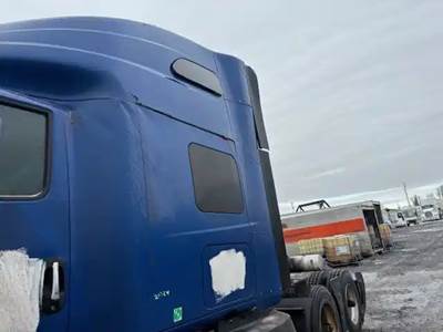 International LT625 Sleeper Part