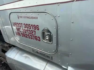 Kenworth T600 Sleeper Part