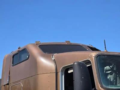 Kenworth T600 Sleeper Part