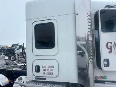 Kenworth W900 Sleeper Part