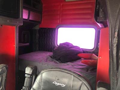 Peterbilt 379 Sleeper Part