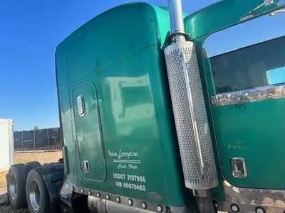 Peterbilt 379 Sleeper Part