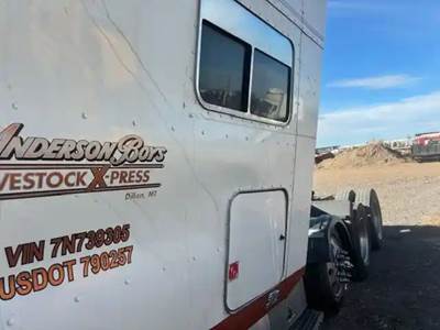 Peterbilt 379 Sleeper Part