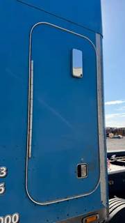 2000 Peterbilt 379 Left Sleeper Door