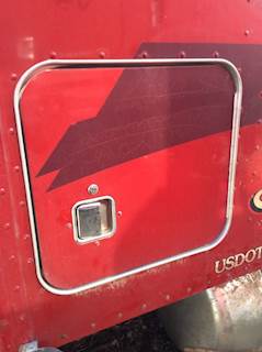 Peterbilt 385 Sleeper Part