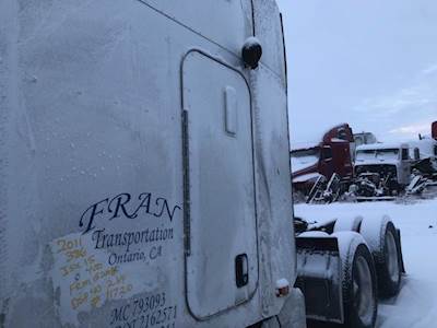 Peterbilt 386 Sleeper Part