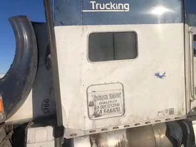 Peterbilt 386 Sleeper Part