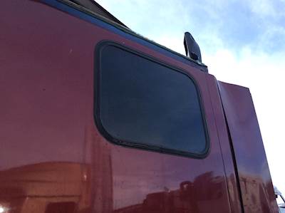 Peterbilt 387 Sleeper Part