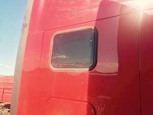 Peterbilt 387 Sleeper Part